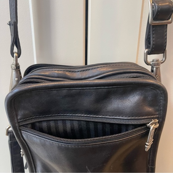 Tumi Tech Leather Crossbody Black Travel Bag Carryall Multi Pocket Messenger - Picture 3 of 10